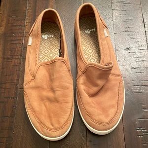 camel brown leather Sanuk